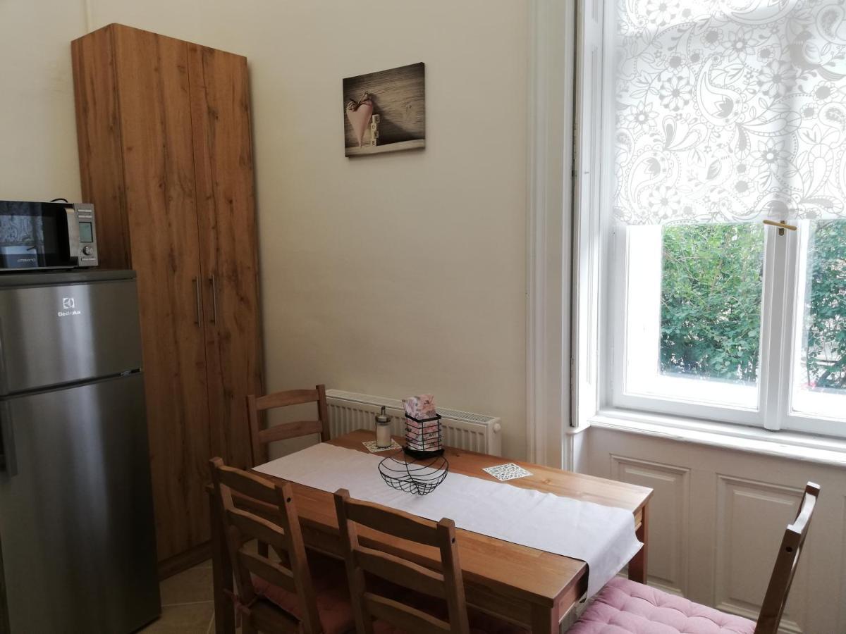 Gold 2 Apartman Sopron Exterior photo